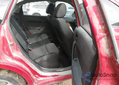 2008 Ford Focus Se/Ses из США, поврежденный, VIN 1FAHP35NX8W181577